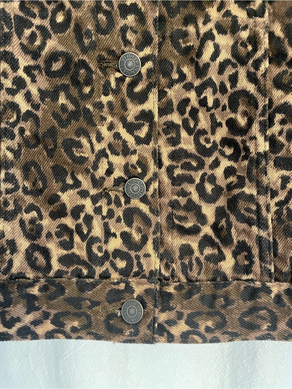 Levi's Women's Leopard Print Denim Jacket - Brown/Black, size Medium - Picture 4 of 7